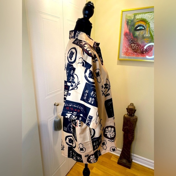 3 brand NWOT, Chinese graphics silky soft short sleeve button  down shirt. 😊 - Picture 5 of 7